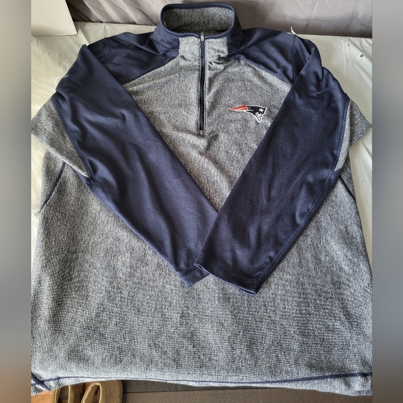 New England Patriots Quarter-Zip Pullover, Size XL - Picture 4 of 5